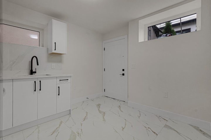 Photo 23 at 2 - 585 E 60th Avenue, South Vancouver, Vancouver East