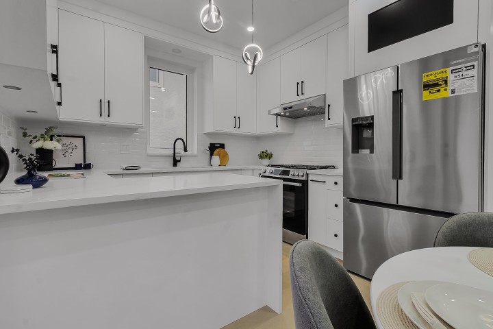 Photo 17 at 2 - 585 E 60th Avenue, South Vancouver, Vancouver East