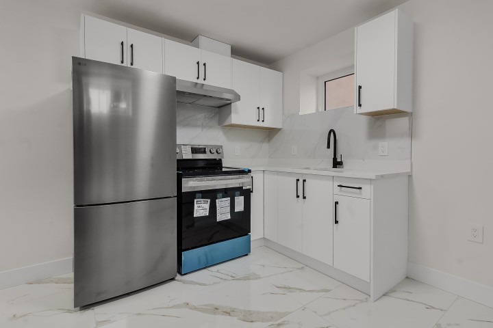 Photo 14 at 2 - 585 E 60th Avenue, South Vancouver, Vancouver East