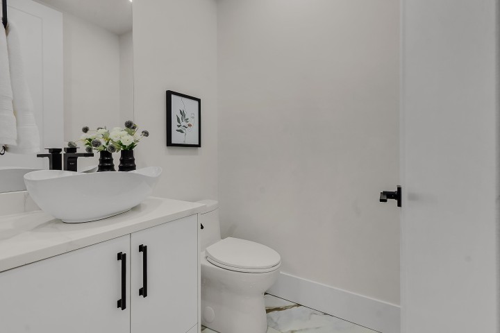 Photo 18 at 2 - 585 E 60th Avenue, South Vancouver, Vancouver East