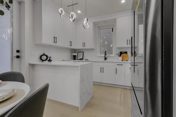 Photo 8 at 2 - 585 E 60th Avenue, South Vancouver, Vancouver East