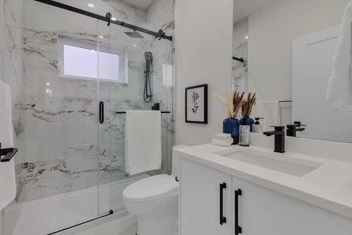 Photo 21 at 2 - 585 E 60th Avenue, South Vancouver, Vancouver East