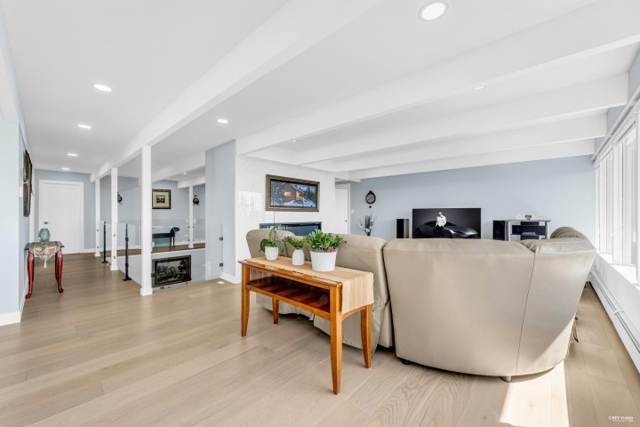 Photo 9 at 2755 Skilift Place, Chelsea Park, West Vancouver