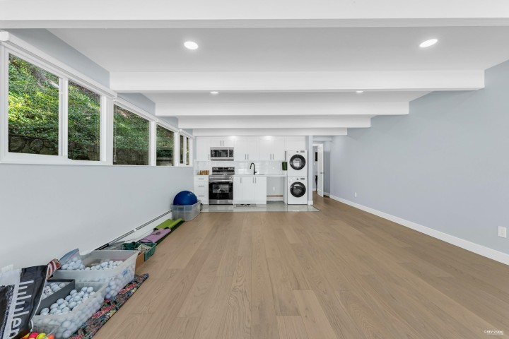 Photo 30 at 2755 Skilift Place, Chelsea Park, West Vancouver