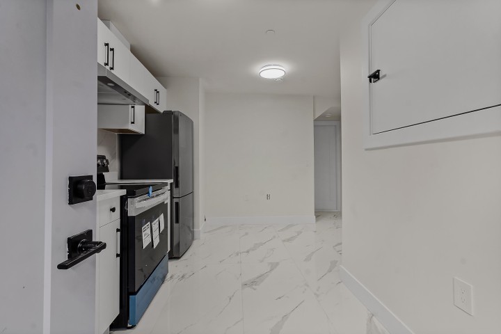 Photo 23 at 1 - 585 E 60th Avenue, South Vancouver, Vancouver East