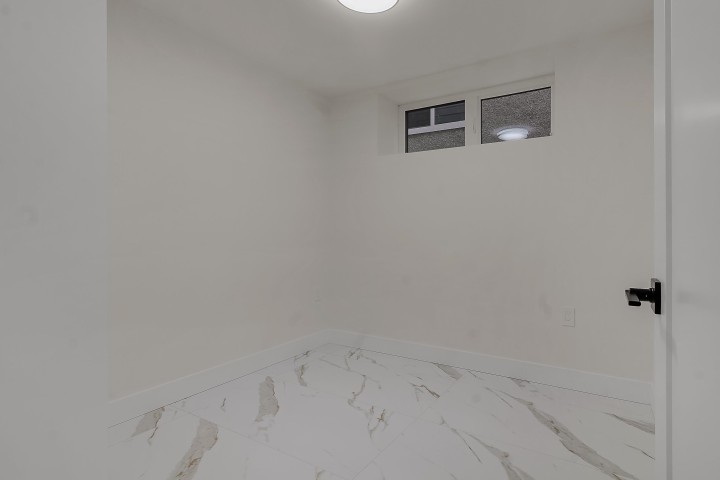 Photo 26 at 1 - 585 E 60th Avenue, South Vancouver, Vancouver East