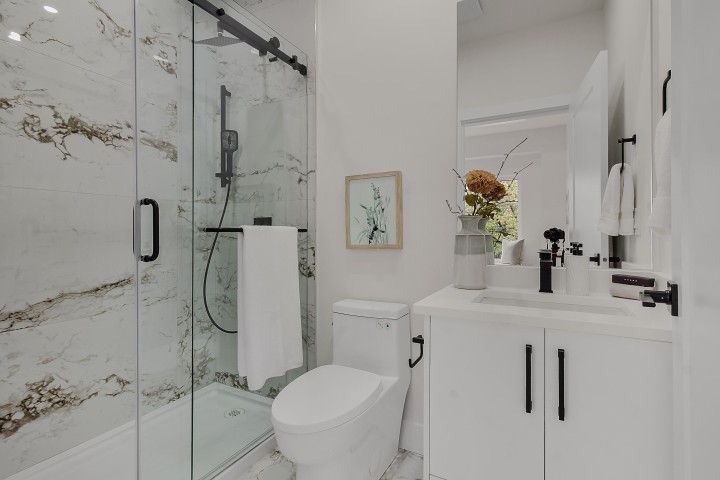 Photo 22 at 1 - 585 E 60th Avenue, South Vancouver, Vancouver East