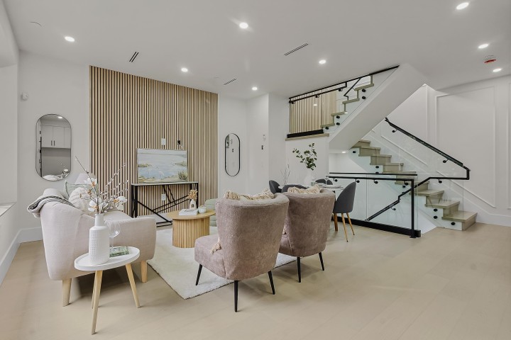 Photo 5 at 1 - 585 E 60th Avenue, South Vancouver, Vancouver East