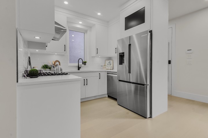 Photo 9 at 1 - 585 E 60th Avenue, South Vancouver, Vancouver East