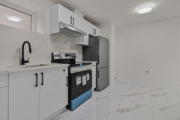 Photo 24 at 1 - 585 E 60th Avenue, South Vancouver, Vancouver East