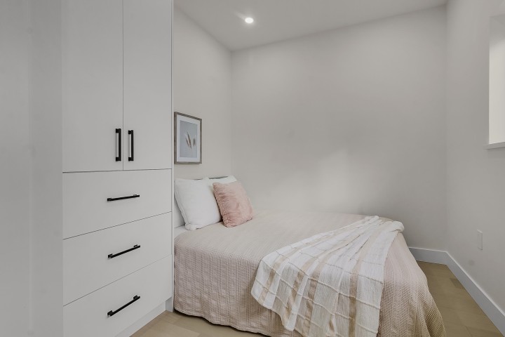 Photo 19 at 1 - 585 E 60th Avenue, South Vancouver, Vancouver East