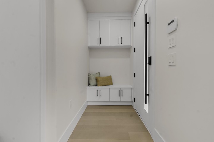 Photo 4 at 1 - 585 E 60th Avenue, South Vancouver, Vancouver East