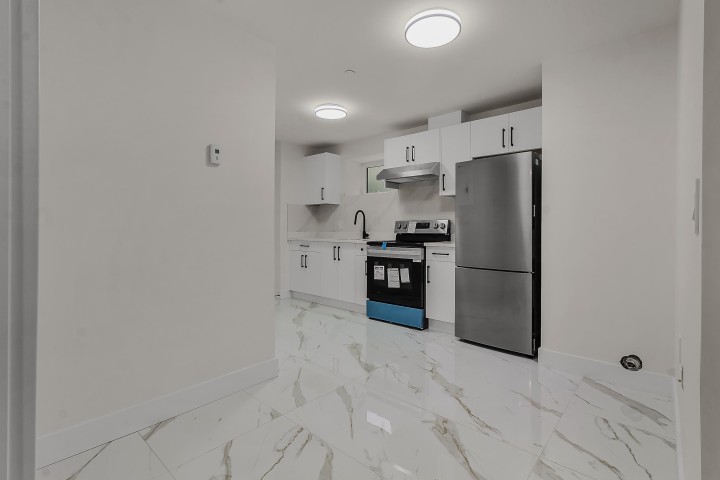 Photo 25 at 1 - 585 E 60th Avenue, South Vancouver, Vancouver East