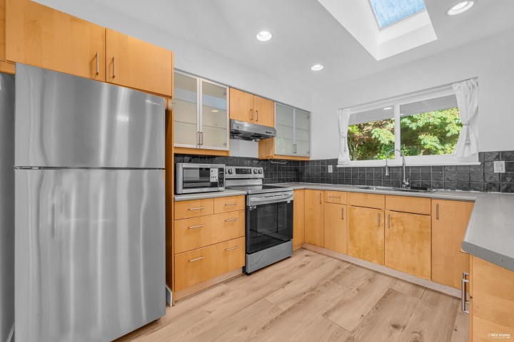 Photo 12 at 1910 27th Street, Queens, West Vancouver