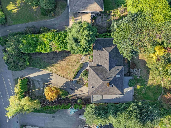 Photo 4 at 1910 27th Street, Queens, West Vancouver