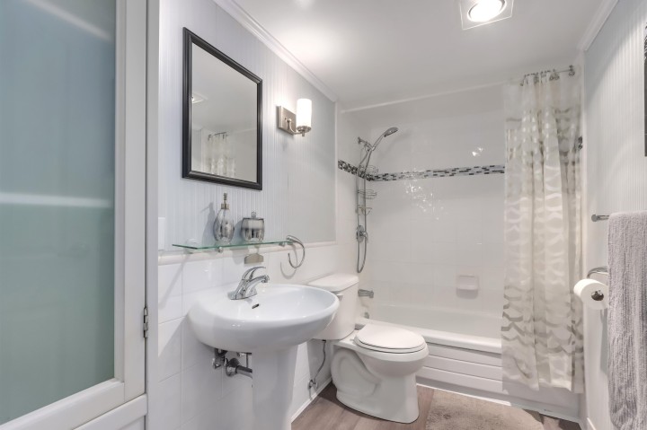 Photo 16 at 303 - 2004 Fullerton Avenue, Pemberton NV, North Vancouver