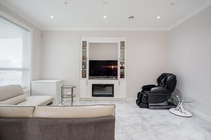 Photo 12 at 4783 Lanark Street, Knight, Vancouver East