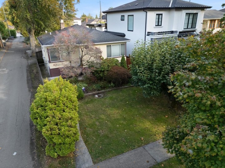 Photo 3 at 7526 Selkirk Street, South Granville, Vancouver West