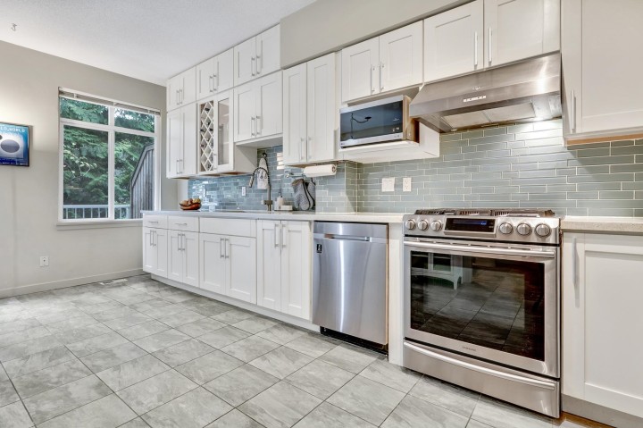 Photo 2 at 3264 Clermont Mews, Champlain Heights, Vancouver East