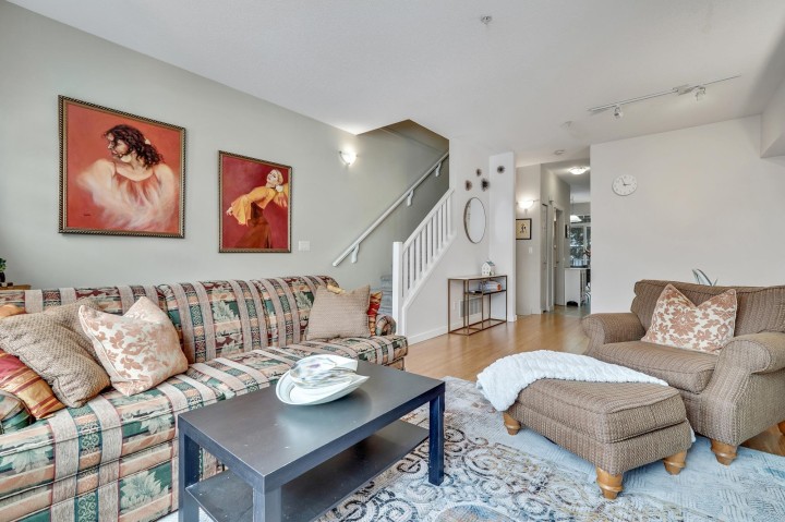 Photo 6 at 3264 Clermont Mews, Champlain Heights, Vancouver East