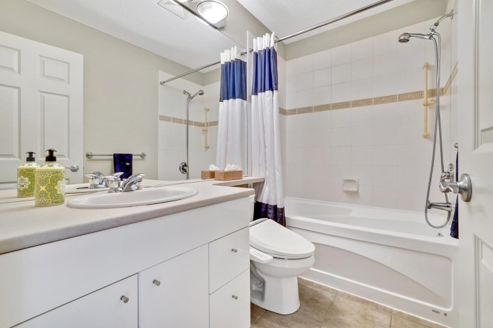 Photo 17 at 3264 Clermont Mews, Champlain Heights, Vancouver East