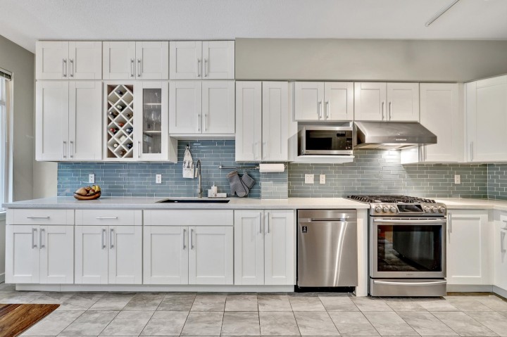 Photo 3 at 3264 Clermont Mews, Champlain Heights, Vancouver East