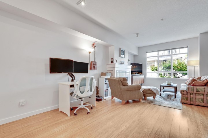 Photo 10 at 3264 Clermont Mews, Champlain Heights, Vancouver East