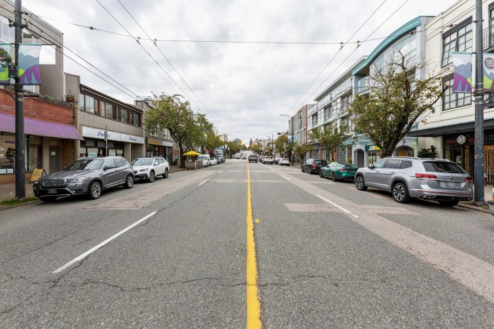 Photo 13 at 306 - 4355 W 10th Avenue, Point Grey, Vancouver West