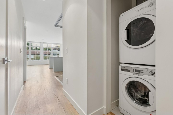 Photo 12 at 306 - 4355 W 10th Avenue, Point Grey, Vancouver West