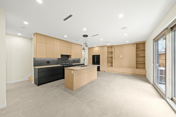 Photo 2 at 1 - 2091 E 20th Avenue, Grandview Woodland, Vancouver East