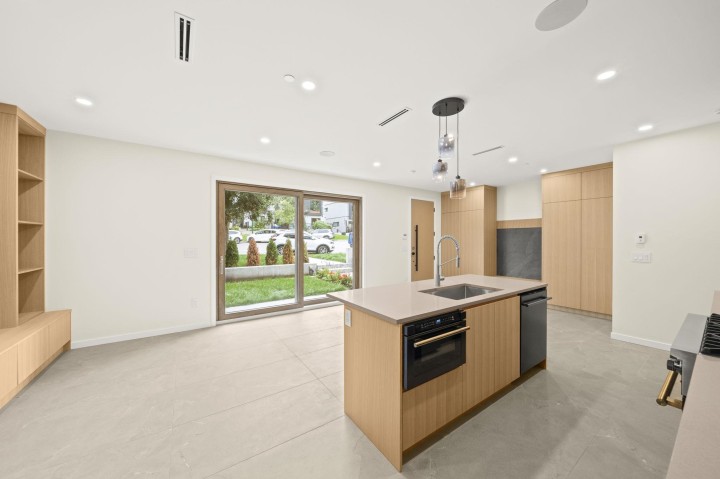 Photo 12 at 1 - 2091 E 20th Avenue, Grandview Woodland, Vancouver East