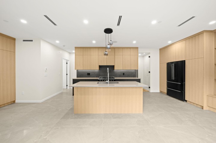 Photo 5 at 1 - 2091 E 20th Avenue, Grandview Woodland, Vancouver East