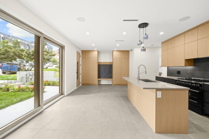 Photo 9 at 1 - 2091 E 20th Avenue, Grandview Woodland, Vancouver East