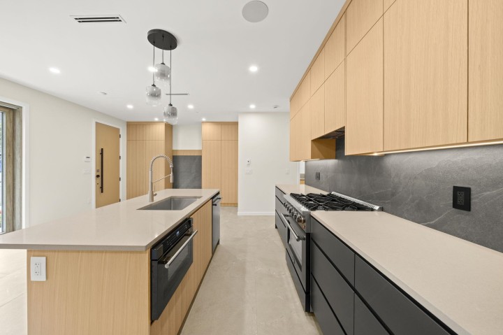 Photo 4 at 1 - 2091 E 20th Avenue, Grandview Woodland, Vancouver East