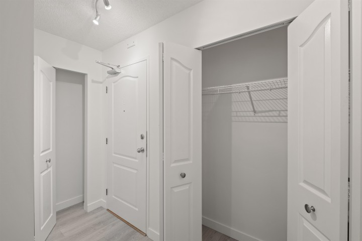 Photo 8 at 201 - 2012 Fullerton Avenue, Pemberton NV, North Vancouver