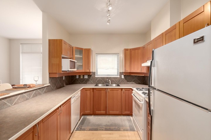 Photo 3 at 302 - 2688 Vine Street, Kitsilano, Vancouver West