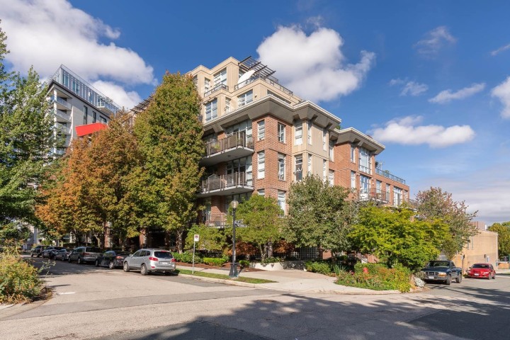 Photo 1 at 208 - 2635 Prince Edward Street, Mount Pleasant VE, Vancouver East