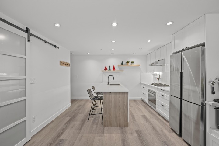 Photo 3 at 2405 Heather Street, Fairview VW, Vancouver West