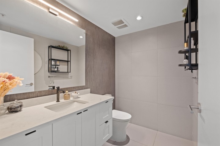 Photo 14 at 2405 Heather Street, Fairview VW, Vancouver West