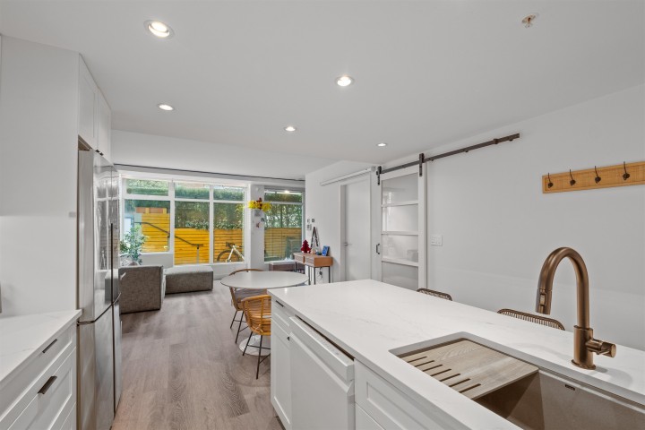 Photo 11 at 2405 Heather Street, Fairview VW, Vancouver West