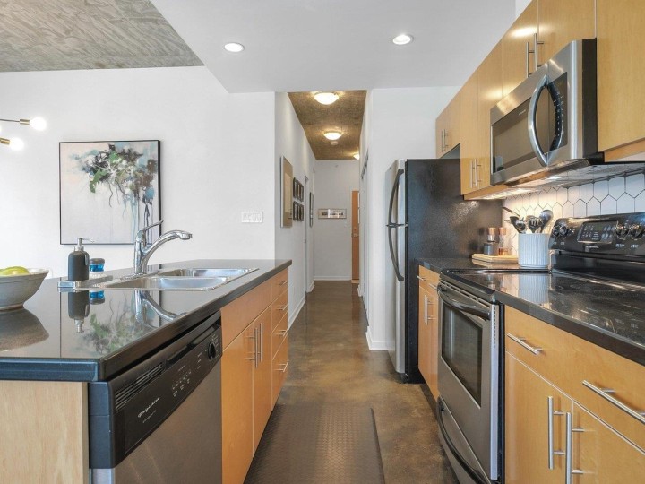 Photo 6 at 306 - 919 Station Street, Strathcona, Vancouver East