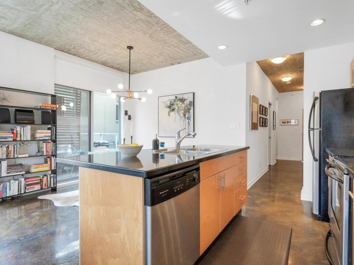 Photo 7 at 306 - 919 Station Street, Strathcona, Vancouver East