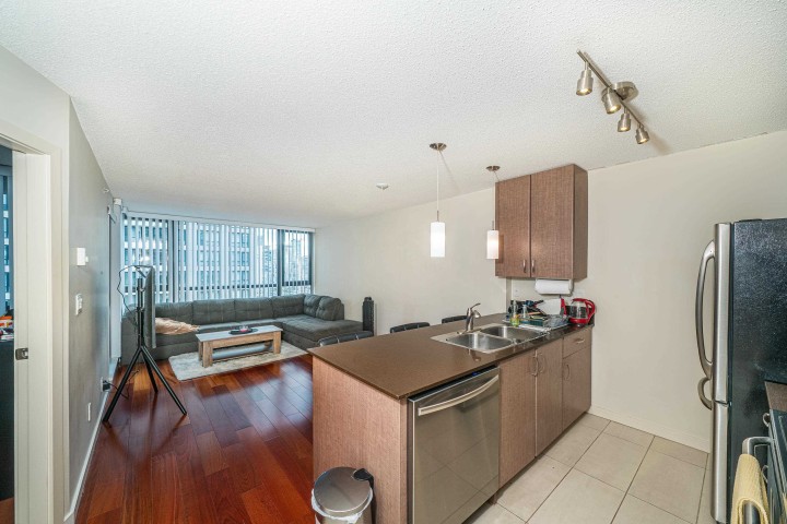 Photo 12 at 2105 - 909 Mainland Street, Yaletown, Vancouver West