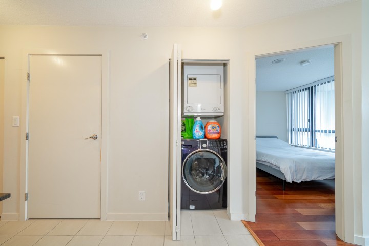 Photo 7 at 2105 - 909 Mainland Street, Yaletown, Vancouver West