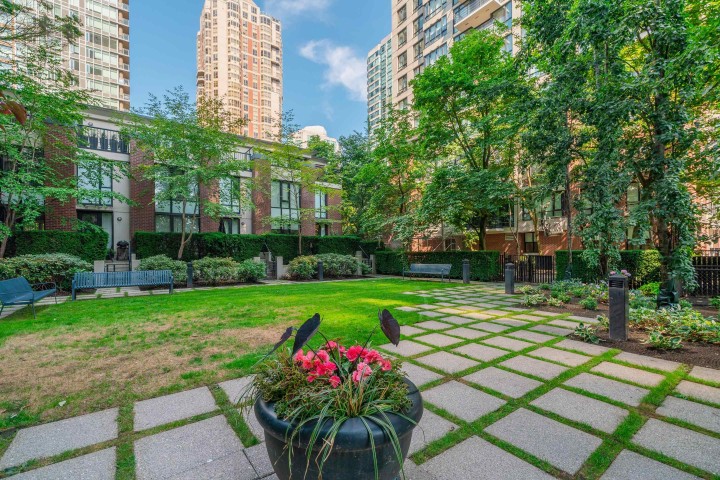 Photo 31 at 2105 - 909 Mainland Street, Yaletown, Vancouver West