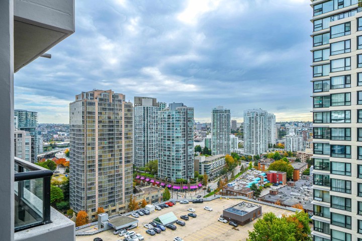 Photo 25 at 2105 - 909 Mainland Street, Yaletown, Vancouver West