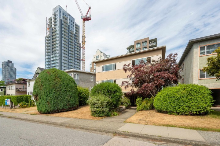 Photo 6 at 8 - 1235 W 10th Avenue, Fairview VW, Vancouver West