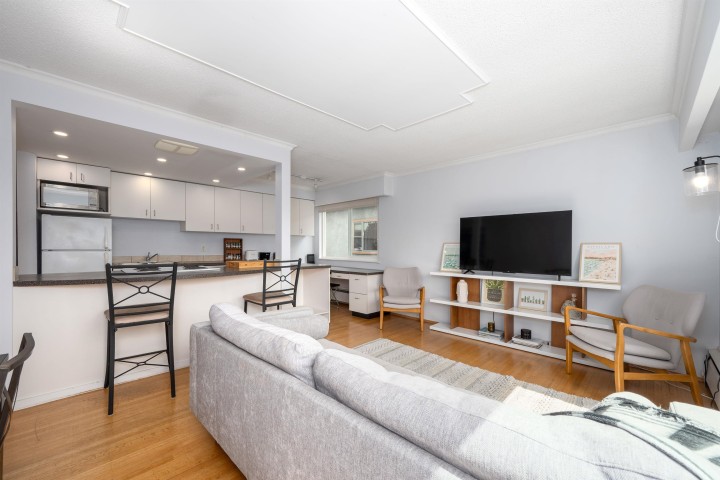 Photo 3 at 8 - 1235 W 10th Avenue, Fairview VW, Vancouver West