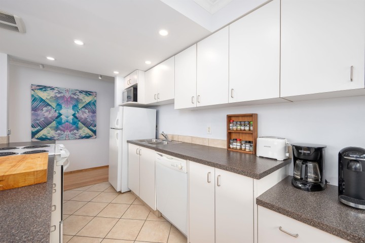 Photo 10 at 8 - 1235 W 10th Avenue, Fairview VW, Vancouver West