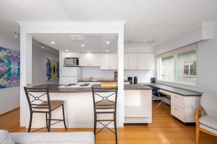 Photo 4 at 8 - 1235 W 10th Avenue, Fairview VW, Vancouver West